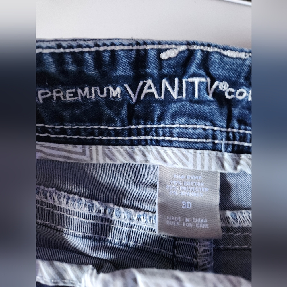 Shorts - Picture 7 of 7